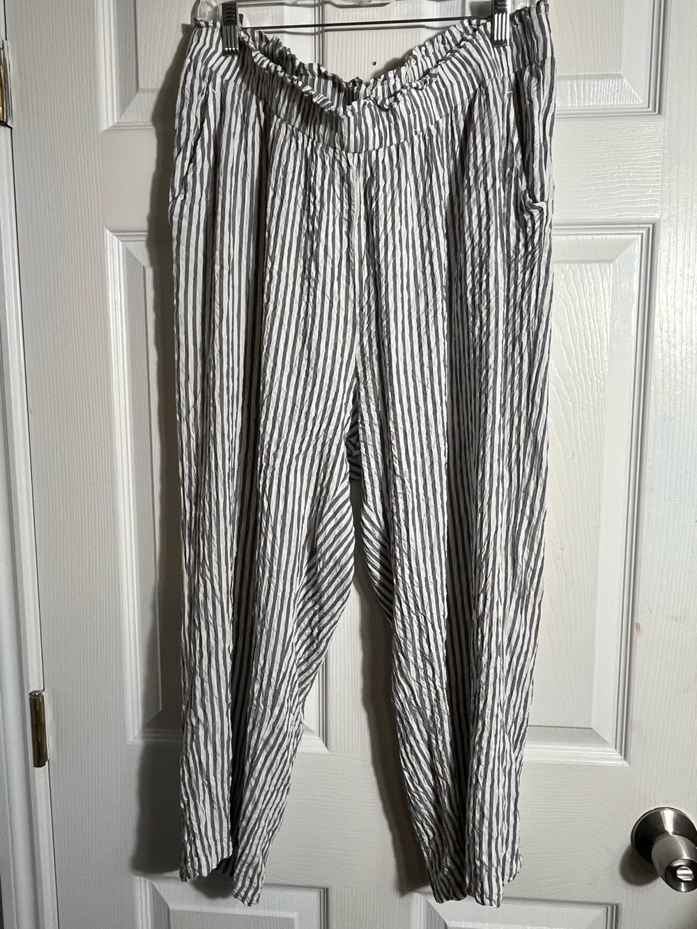 Jane and Delancey Stripe Crinkle Capri - Black & White 2X
